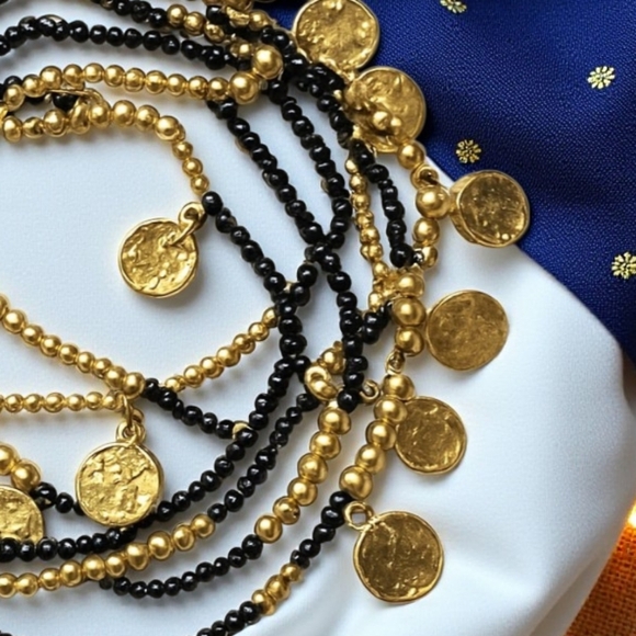 ๐ Handmade Indian Artisan Gold & Black Coin Charm 8-Piece Beaded Bracelet Set - Picture 6 of 10